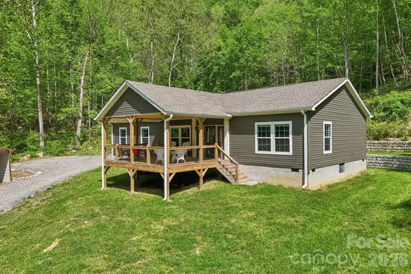590 Willow Lane, Marshall, NC 28753