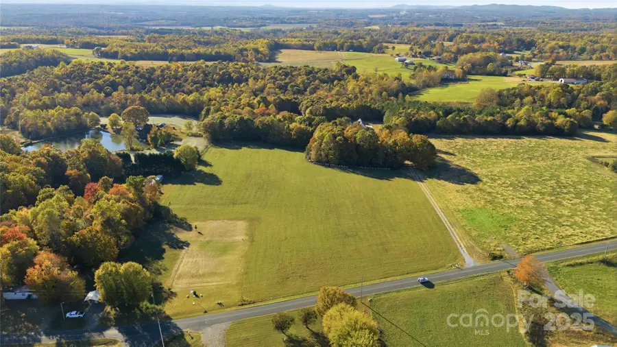 3059 Sandy Springs Road, Harmony, NC 28634 - Image #3