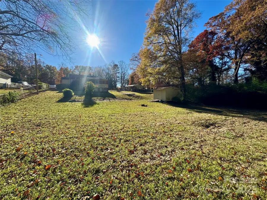1116 W Davidson Avenue, Gastonia, NC 28052 - Image #3