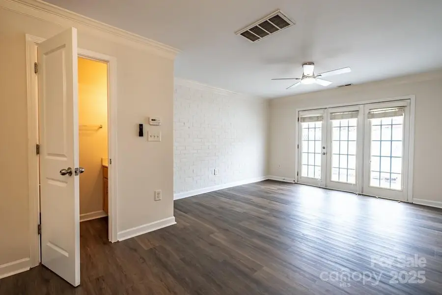 1310 Green Oaks Lane #H, Charlotte, NC 28205 - Image #3