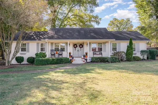 7030 Delta Lake Drive, Charlotte, NC 28215