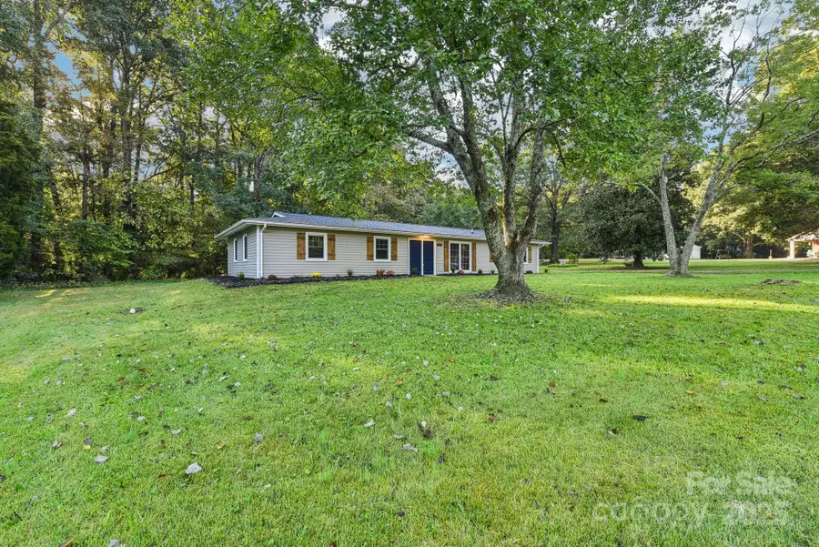 6622 Brushwood Drive, Charlotte, NC 28262 - Image #3