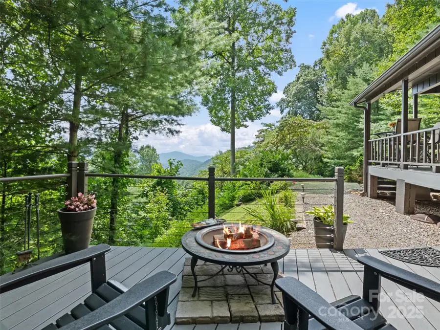 318 Grapevine Cove, Waynesville, NC 28785 - Image #2