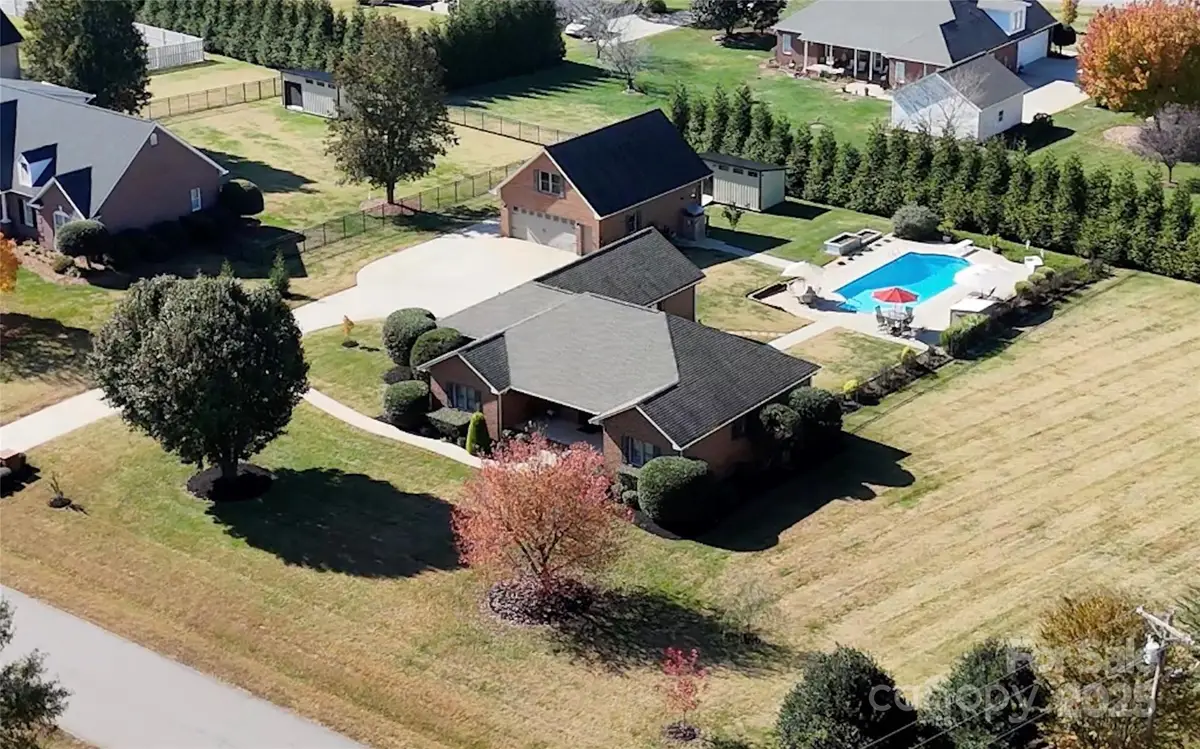 106 Seven Springs Loop, Statesville, NC 28625 - Image #1