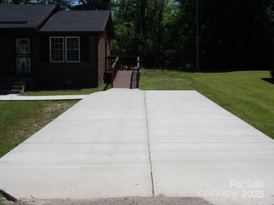 556 Roundtree Circle, Chester, SC 29706 - Image #2