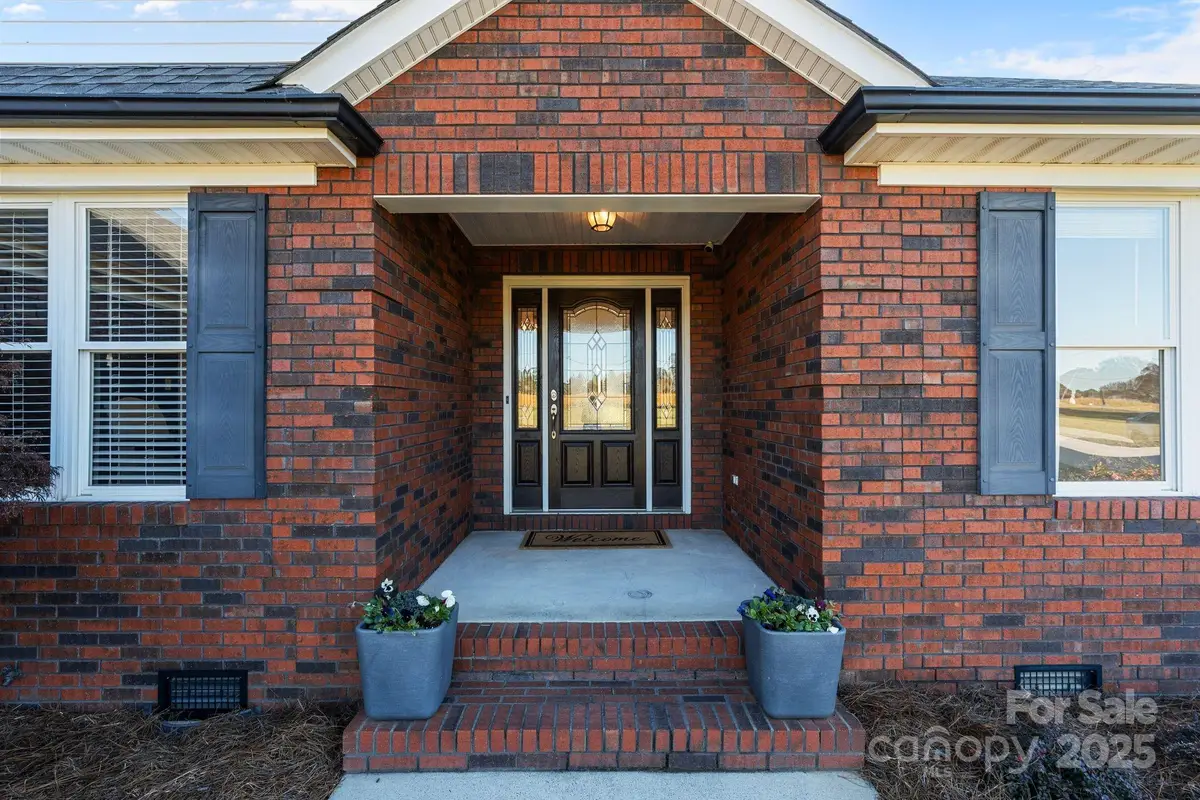 4618 Dallas High Shoals Highway, Dallas, NC 28034 - Image #1