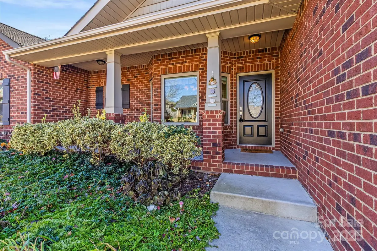 7208 Ogden Place, Denver, NC 28037 - Image #1