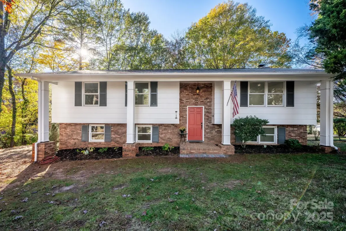 1185 10th Street Place Circle Nw, Hickory, NC 28601 - Image #1