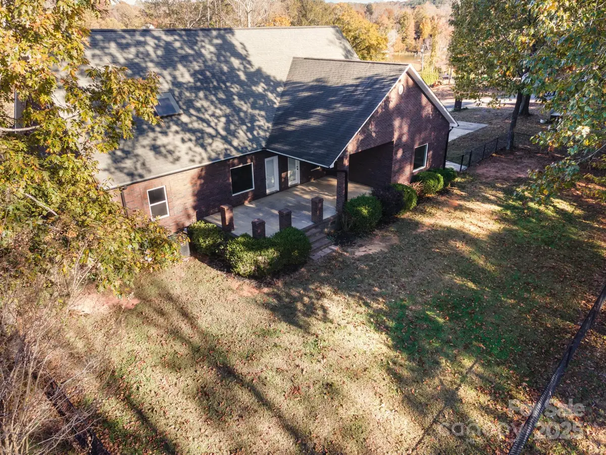 182 Canal Drive, Statesville, NC 28677 - Image #1