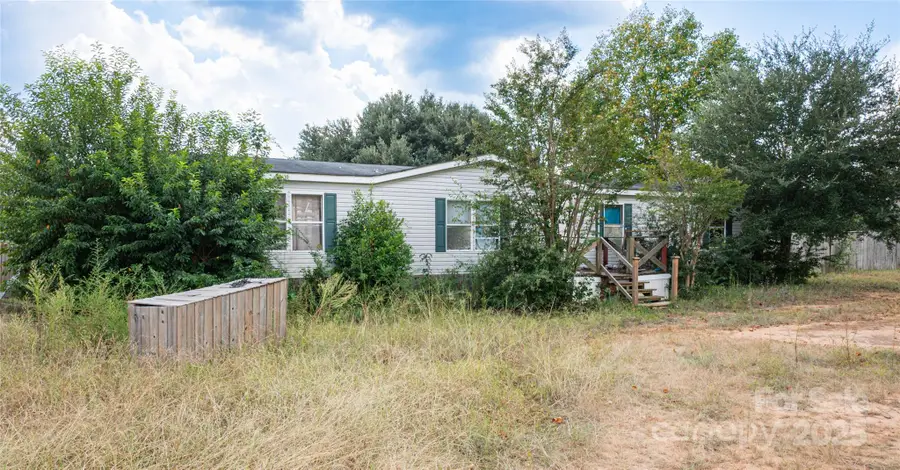 6140 Phoenix Court, Wedgefield, SC 29168 - Image #2