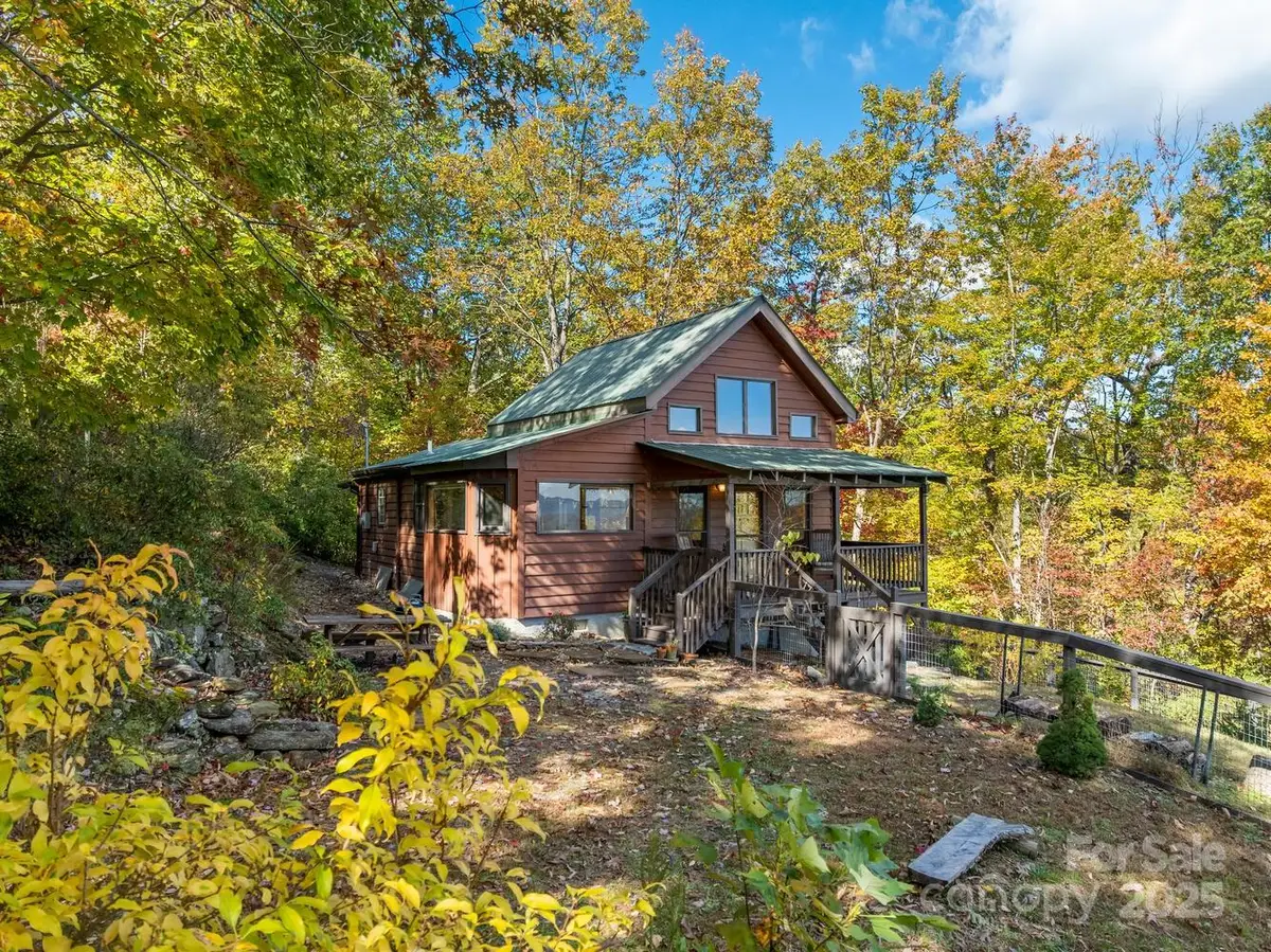 121 Pairofdice Way, Lake Lure, NC 28746 - Image #1