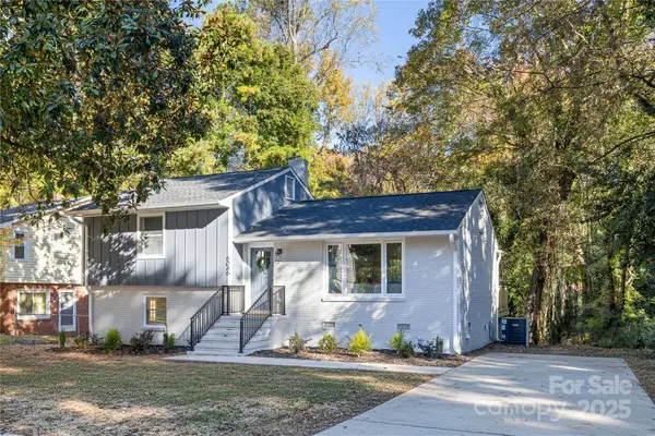 5045 Murrayhill Road, Charlotte, NC 28210