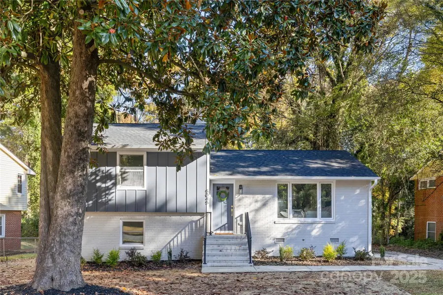 5045 Murrayhill Road, Charlotte, NC 28210 - Image #2