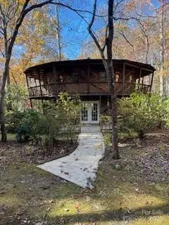 667 Pinewood Knoll Drive, Hendersonville, NC 28739 - Image #2