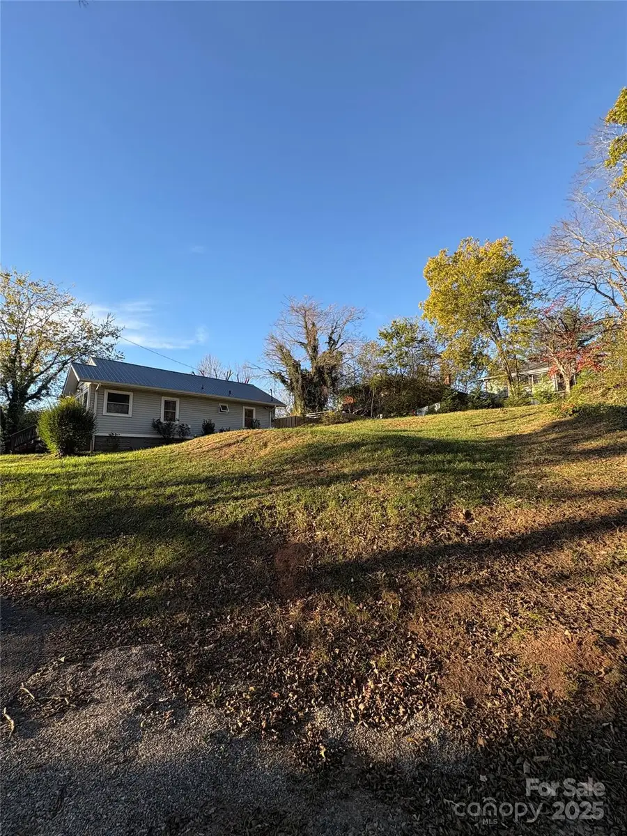 99999 Dundee Street, Asheville, NC 28801 - Image #2