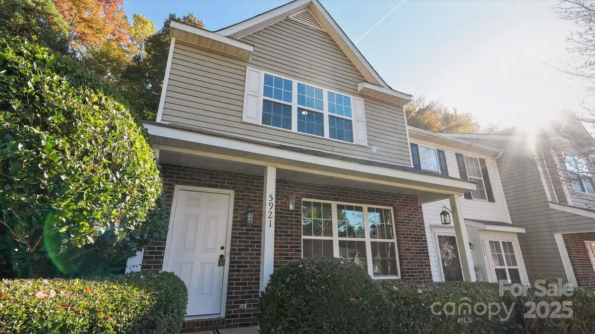 5921 Cougar Lane, Charlotte, NC 28269 - Image #1