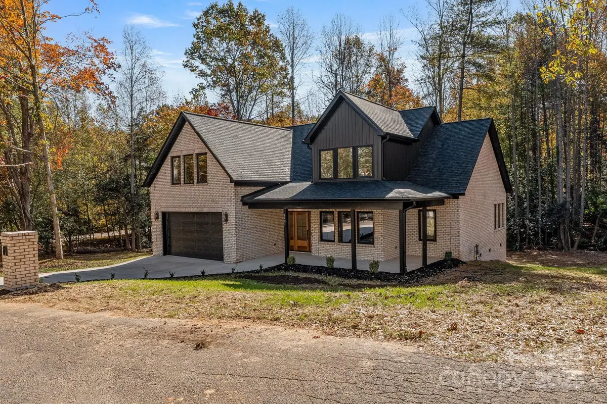 6407 Sterling Place, Hickory, NC 28601 - Image #1