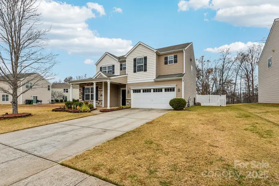 8826 Gray Willow Road, Charlotte, NC 28227 - Image #3