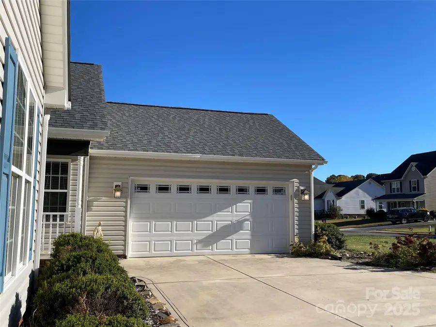 4040 Hereford Lane, Dallas, NC 28034 - Image #3