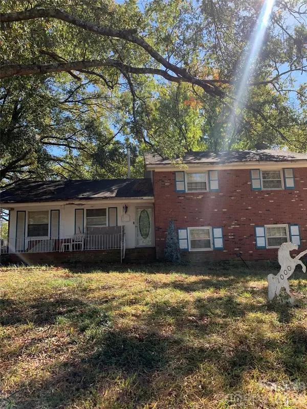 1000 Bobby Lane, Charlotte, NC 28211