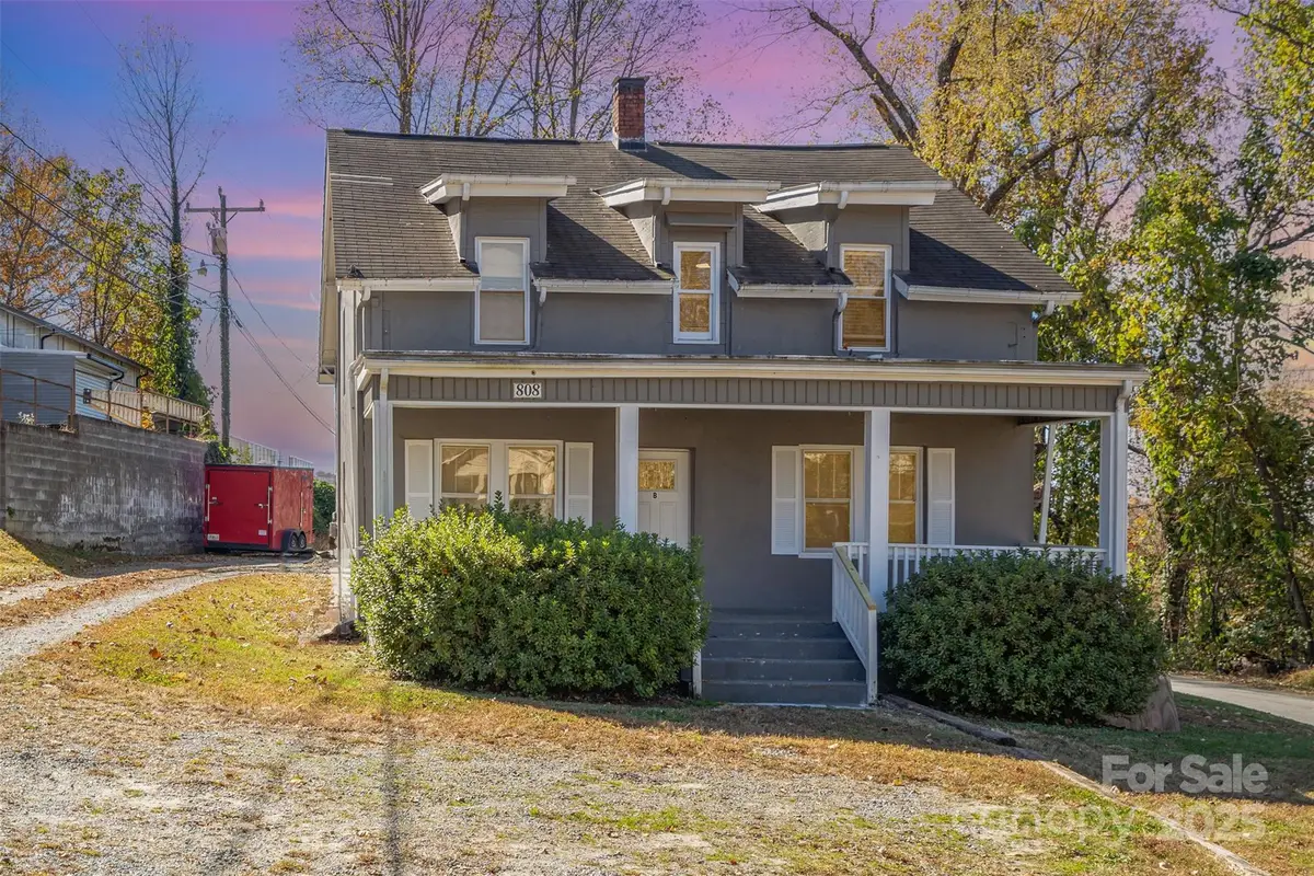 808 Harrisburg Drive Sw, Lenoir, NC 28645 - Image #1