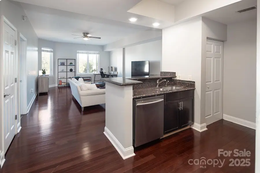 300 W 5th Street #351, Charlotte, NC 28202 - Image #2