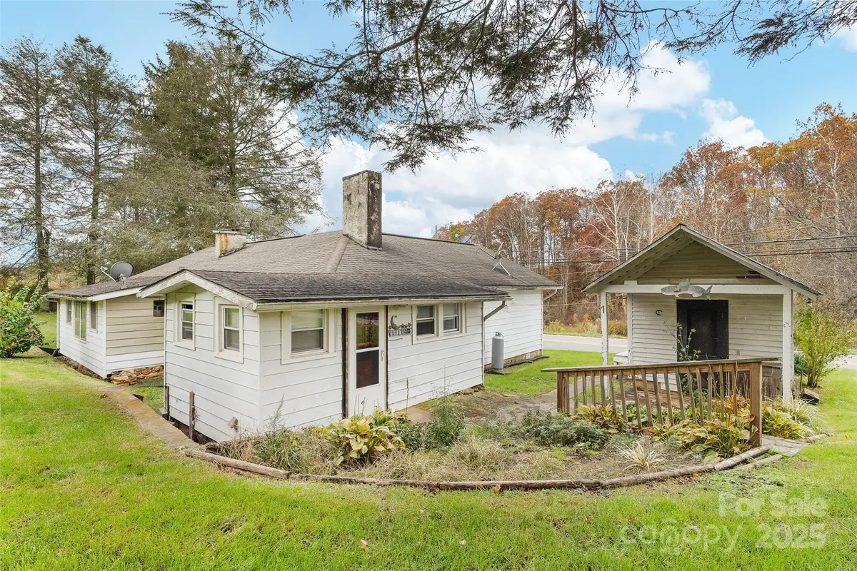 1906 Ratcliff Cove Road, Waynesville, NC 28786 - Image #1