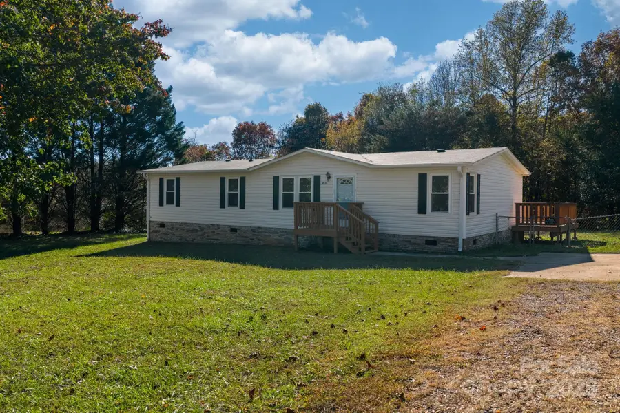 390 River Shoals Ridge Drive, Taylorsville, NC 28681 - Image #2