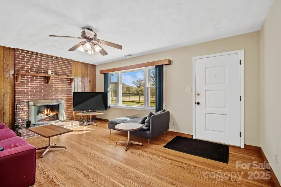 193 Dogwood Road, Candler, NC 28715 - Image #3