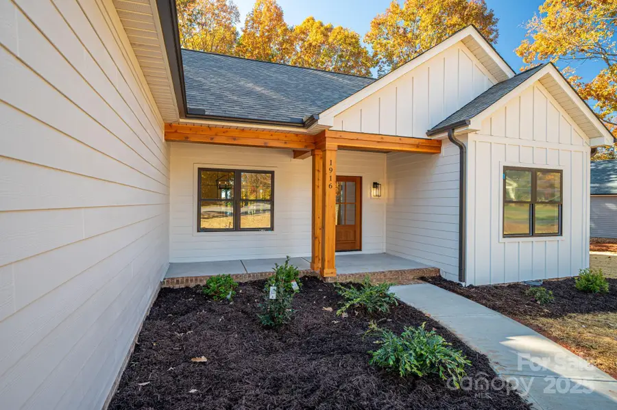 1916 Friendly Lane, Newton, NC 28658 - Image #2
