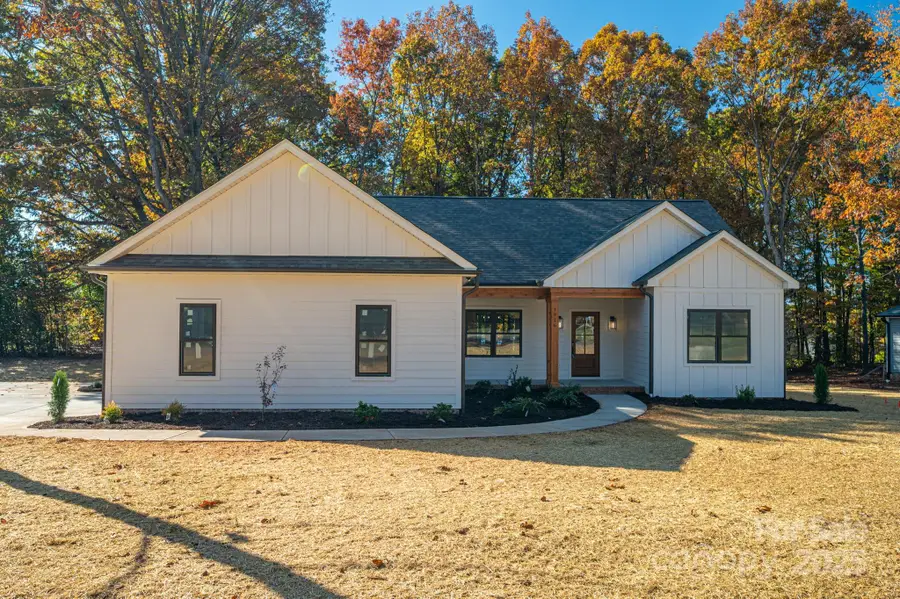 1916 Friendly Lane, Newton, NC 28658 - Image #3