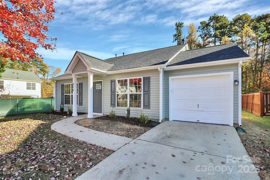 513 Stillgreen Lane, Charlotte, NC 28214 - Image #2