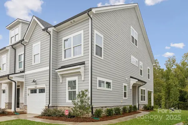 9420 Munsing Drive, Charlotte, NC 28269