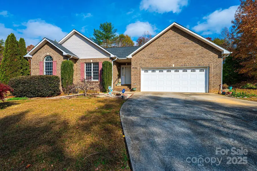 3724 26th Street Drive Ne, Hickory, NC 28601 - Image #3