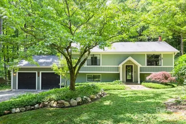 109 Crosswick Lane, Hendersonville, NC 28739