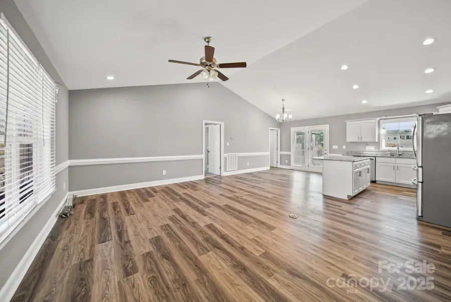 105 Hillside Drive, Thomasville, NC 27360 - Image #3