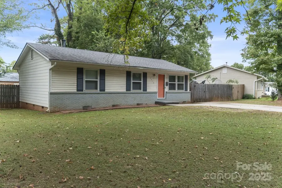2410 Carrington Court, Charlotte, NC 28208 - Image #2