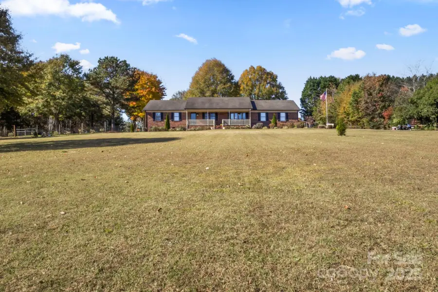 3399 Mason Spring Drive, Lincolnton, NC 28092 - Image #3