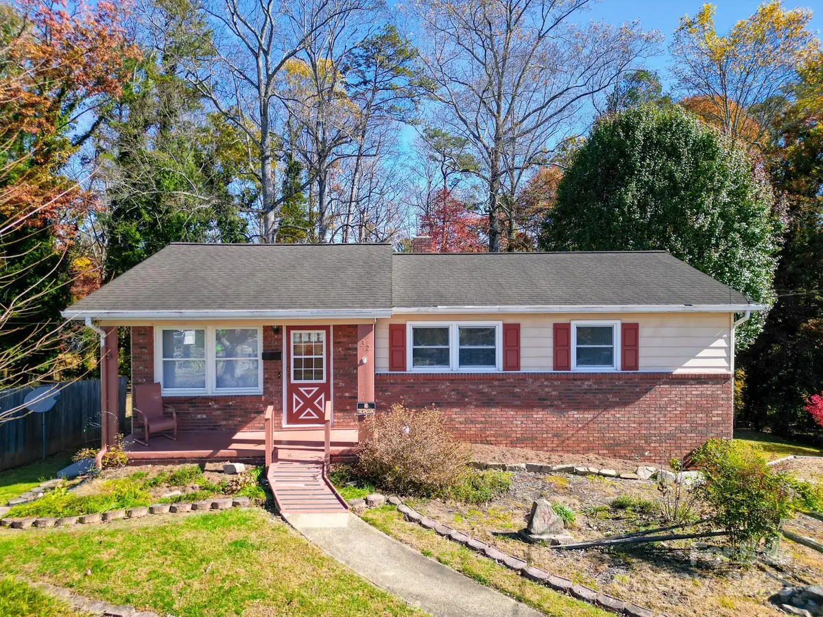 32 Harnett Street, Asheville, NC 28806 - Image #1