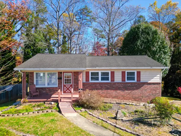 32 Harnett Street, Asheville, NC 28806