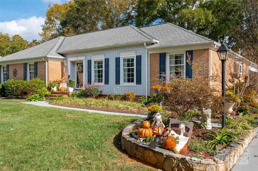 14200 Springwater Drive, Matthews, NC 28105 - Image #3