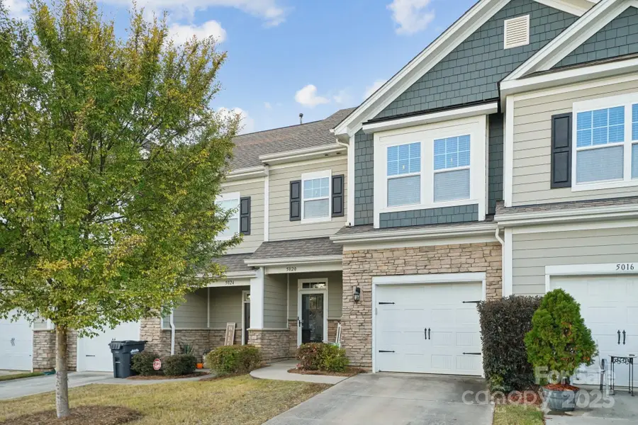 5020 Harris Woods Boulevard, Charlotte, NC 28269 - Image #2