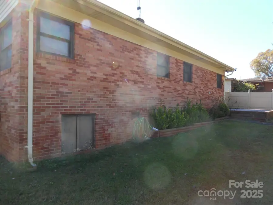 3120 6th Avenue Sw, Hickory, NC 28602 - Image #3