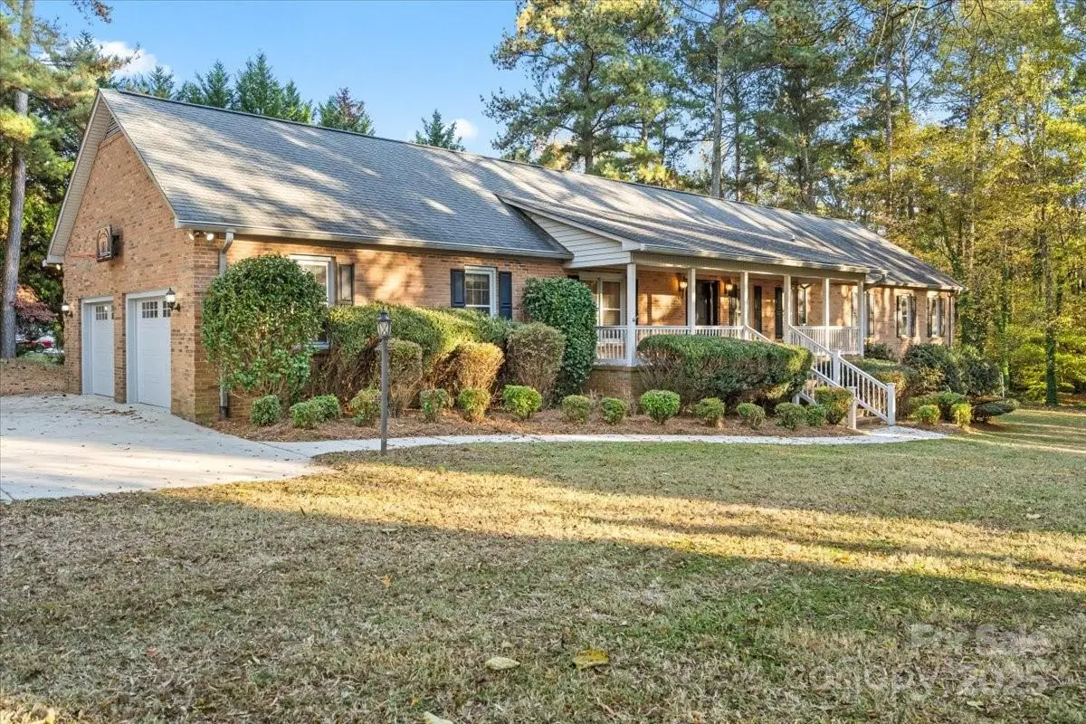 1061 Fairway Drive, Kannapolis, NC 28081 - Image #1