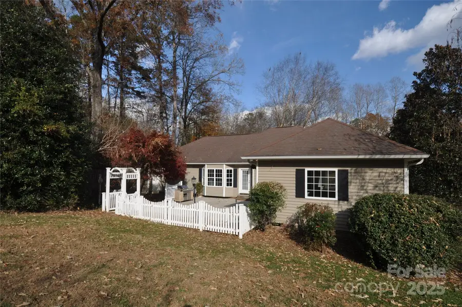 8187 Summit Ridge Drive, Catawba, NC 28609 - Image #2