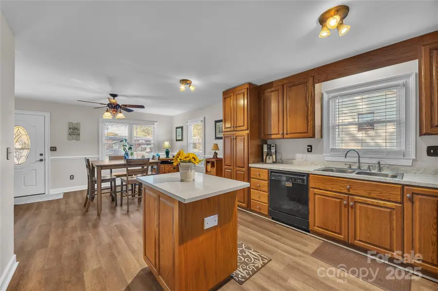 914 Carolyn Avenue, Kannapolis, NC 28083 - Image #3