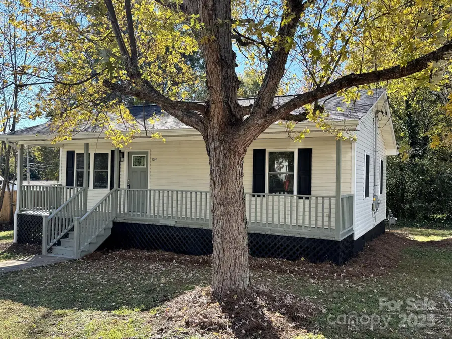 1208 N Ashe Avenue, Newton, NC 28658 - Image #2