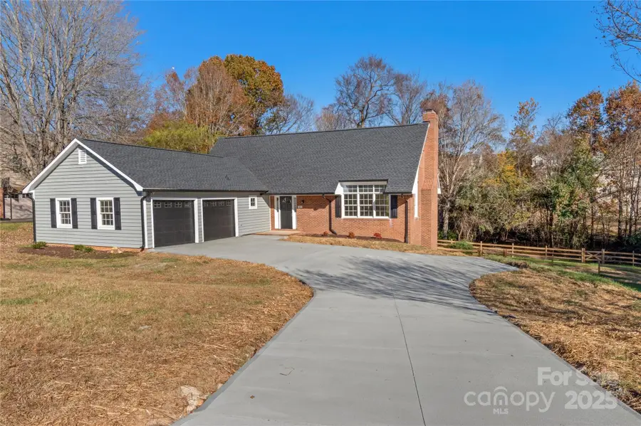 5309 Moss Creek Lane, Clemmons, NC 27012 - Image #2