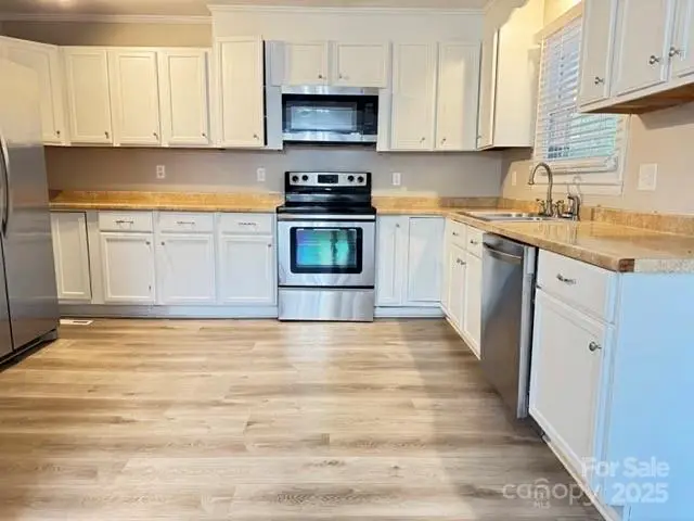 3251 Deerwood Drive, Gastonia, NC 28054 - Image #2