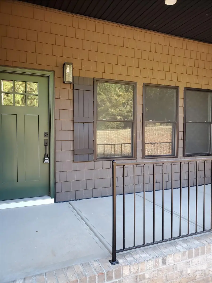 5751 Selkirk Drive, Hickory, NC 28601 - Image #2